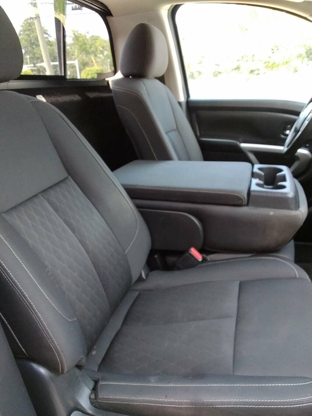Used 2018 Nissan Titan SV RWD image 8