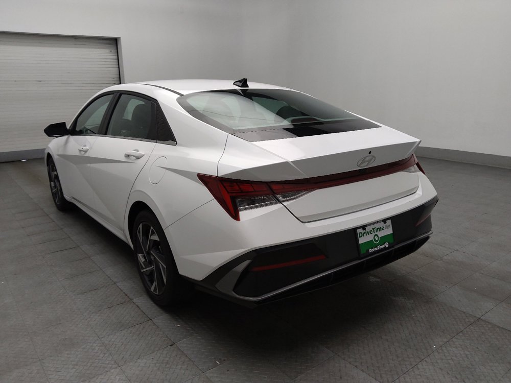 Used 2025 Hyundai Elantra SEL FWD image 5