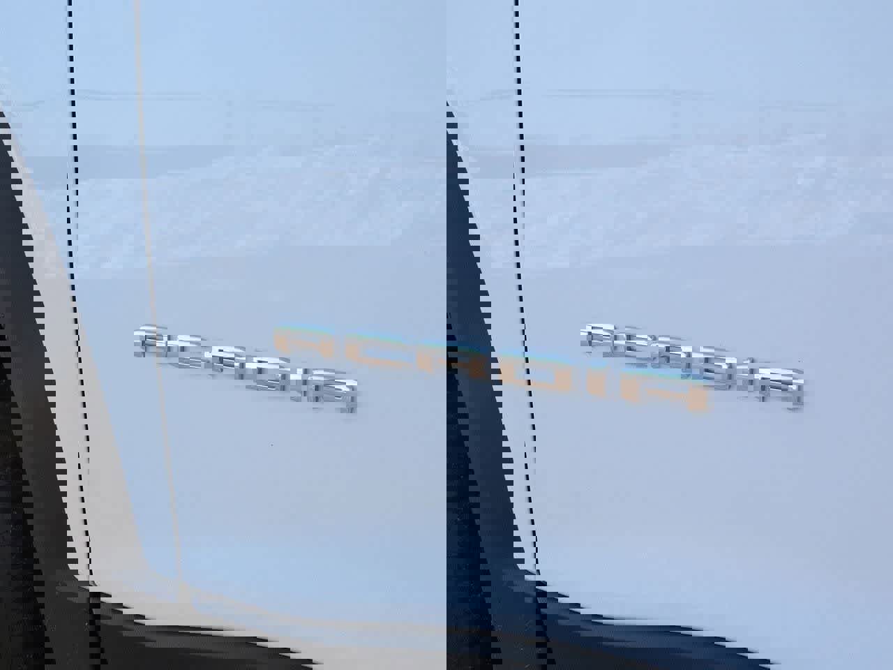 Used 2023 GMC Acadia SLT image 12