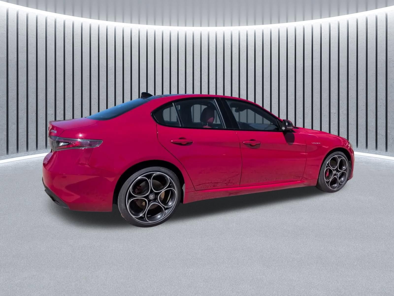 Used 2024 Alfa Romeo Giulia Veloce image 7