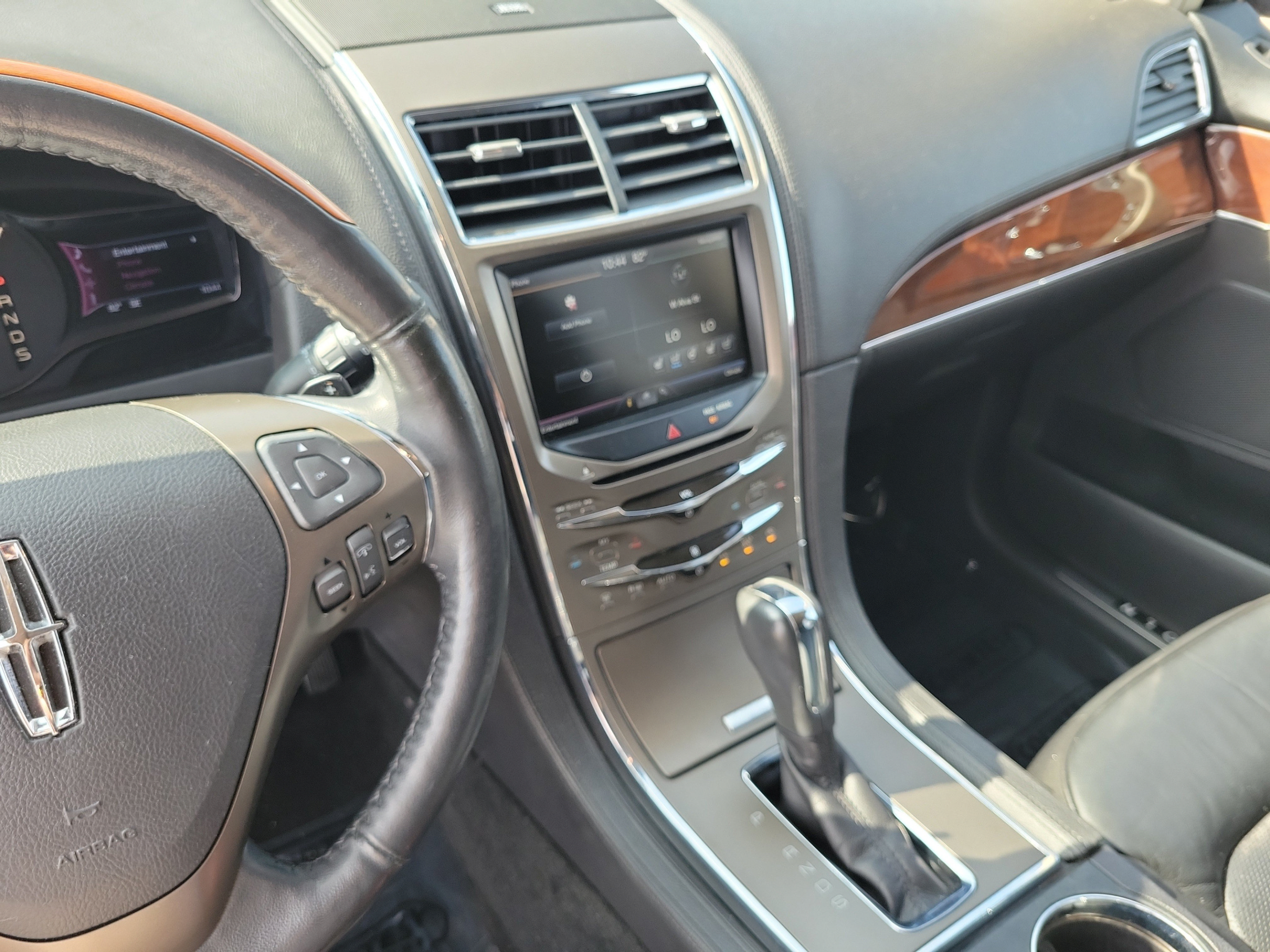 Used 2013 Lincoln MKX FWD image 17