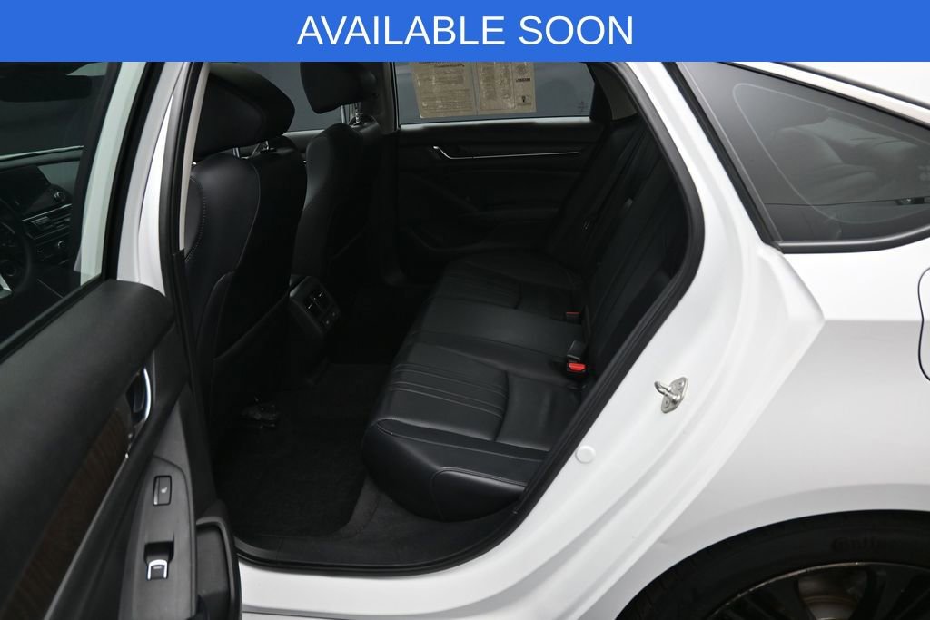 Used 2018 Honda Accord Touring image 32