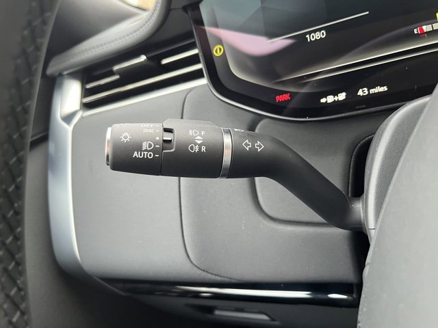 New 2025 Land Rover Range Rover SE image 34