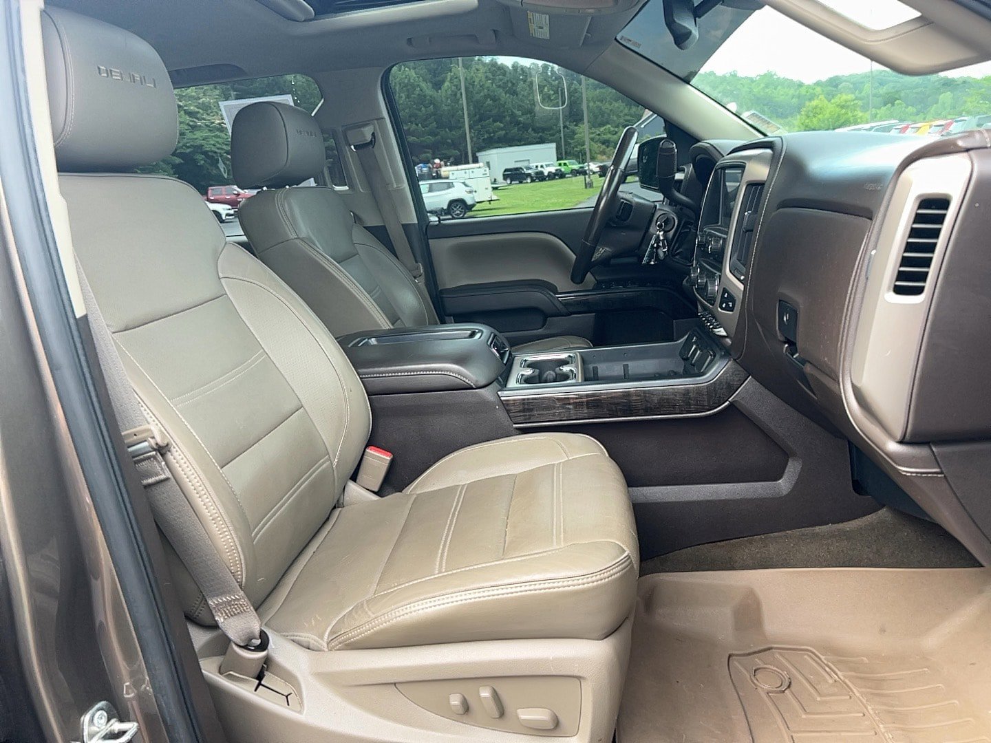 Used 2015 GMC Sierra 1500 Denali w/ Driver Alert Package AWD/4WD image 24