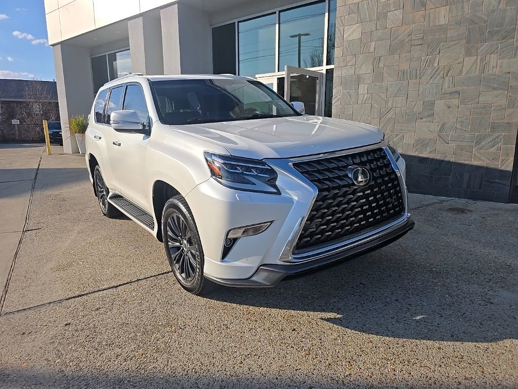 Used 2023 Lexus GX 460 Premium w/ Accessory Package image 3