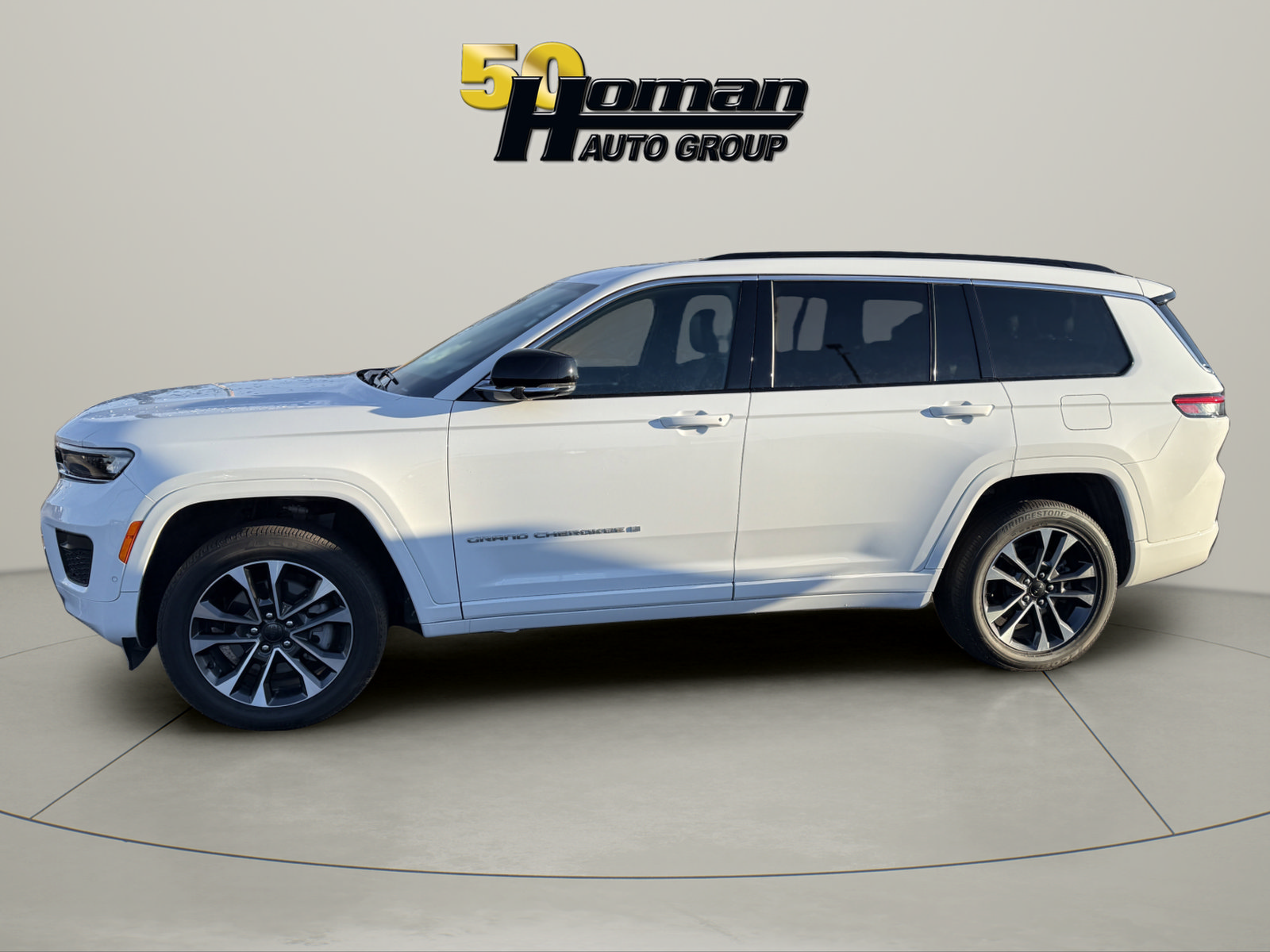 Used 2025 Jeep Grand Cherokee L Overland w/ Advanced Protech Group III AWD/4WD image 2