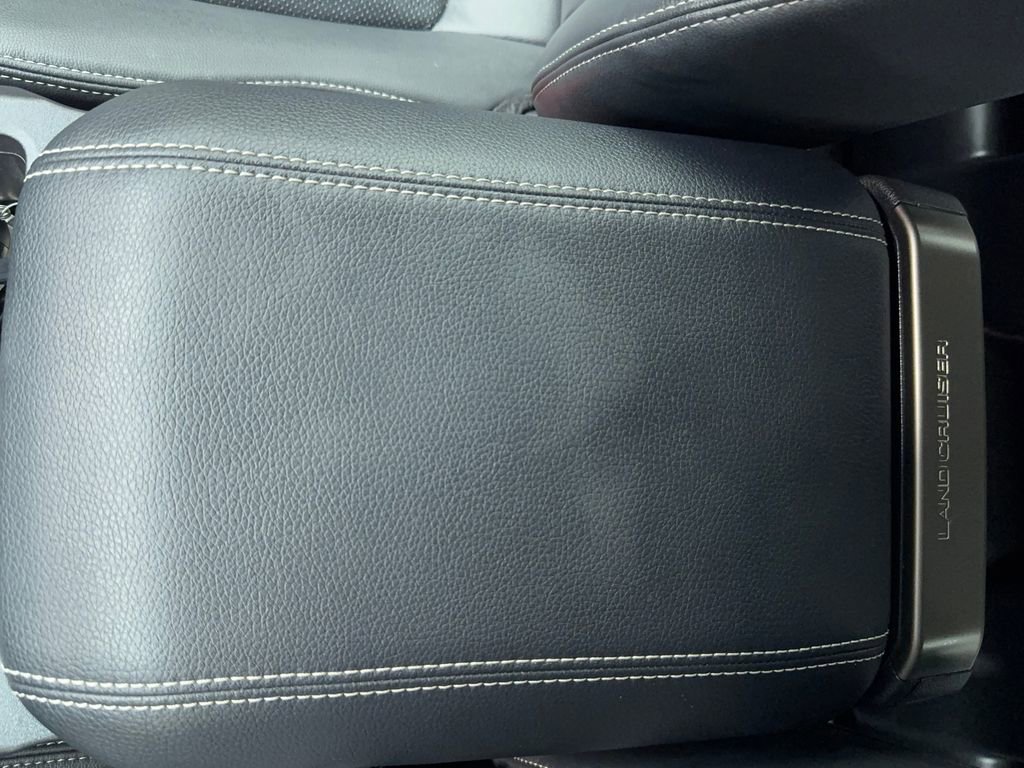 Used 2024 Toyota Land Cruiser image 31