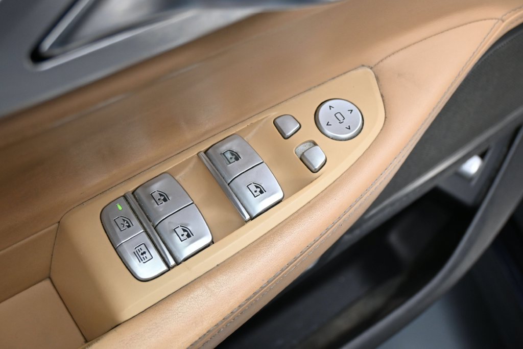 Used 2017 BMW 750i xDrive AWD/4WD image 11
