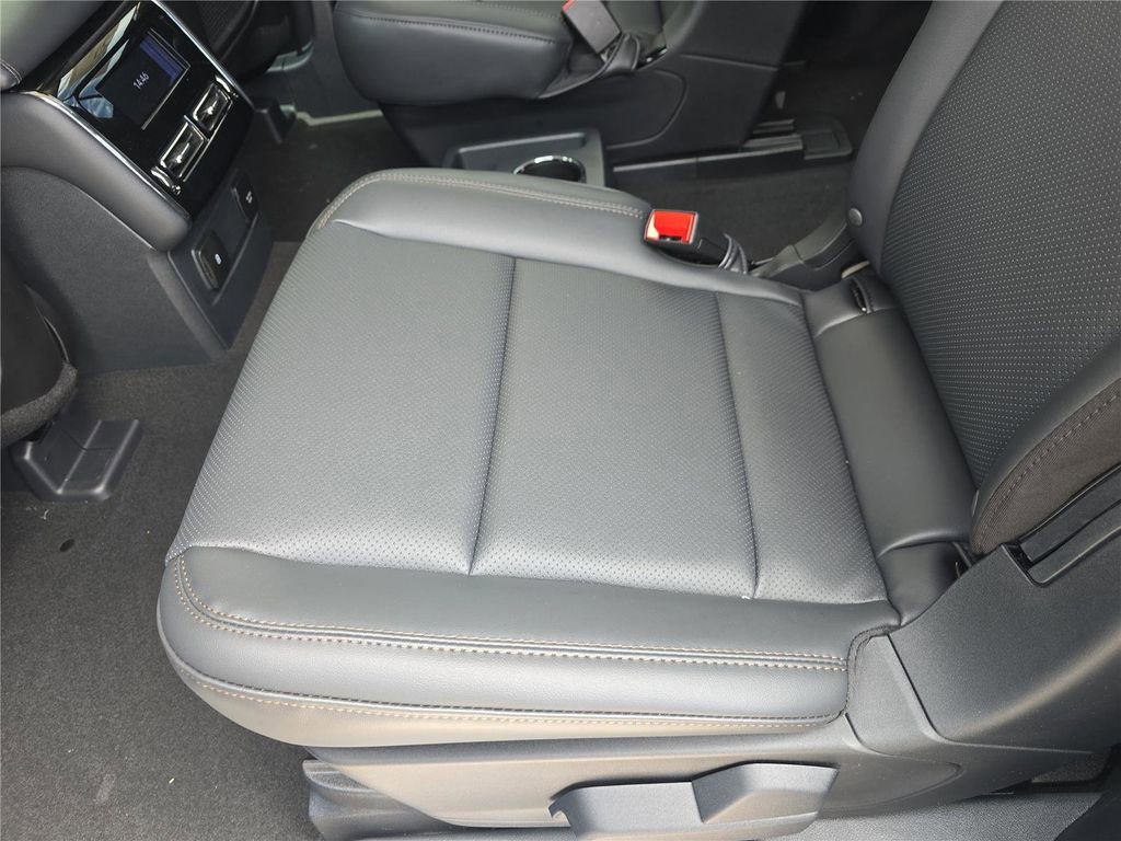 New 2026 Lincoln Aviator 2WD w/ Jet Appearance Package image 13