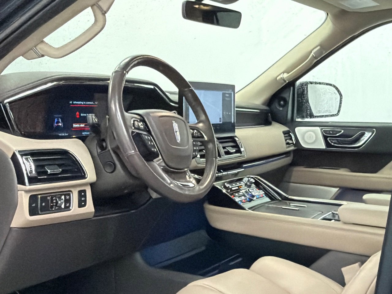 Used 2022 Lincoln Navigator Reserve image 18