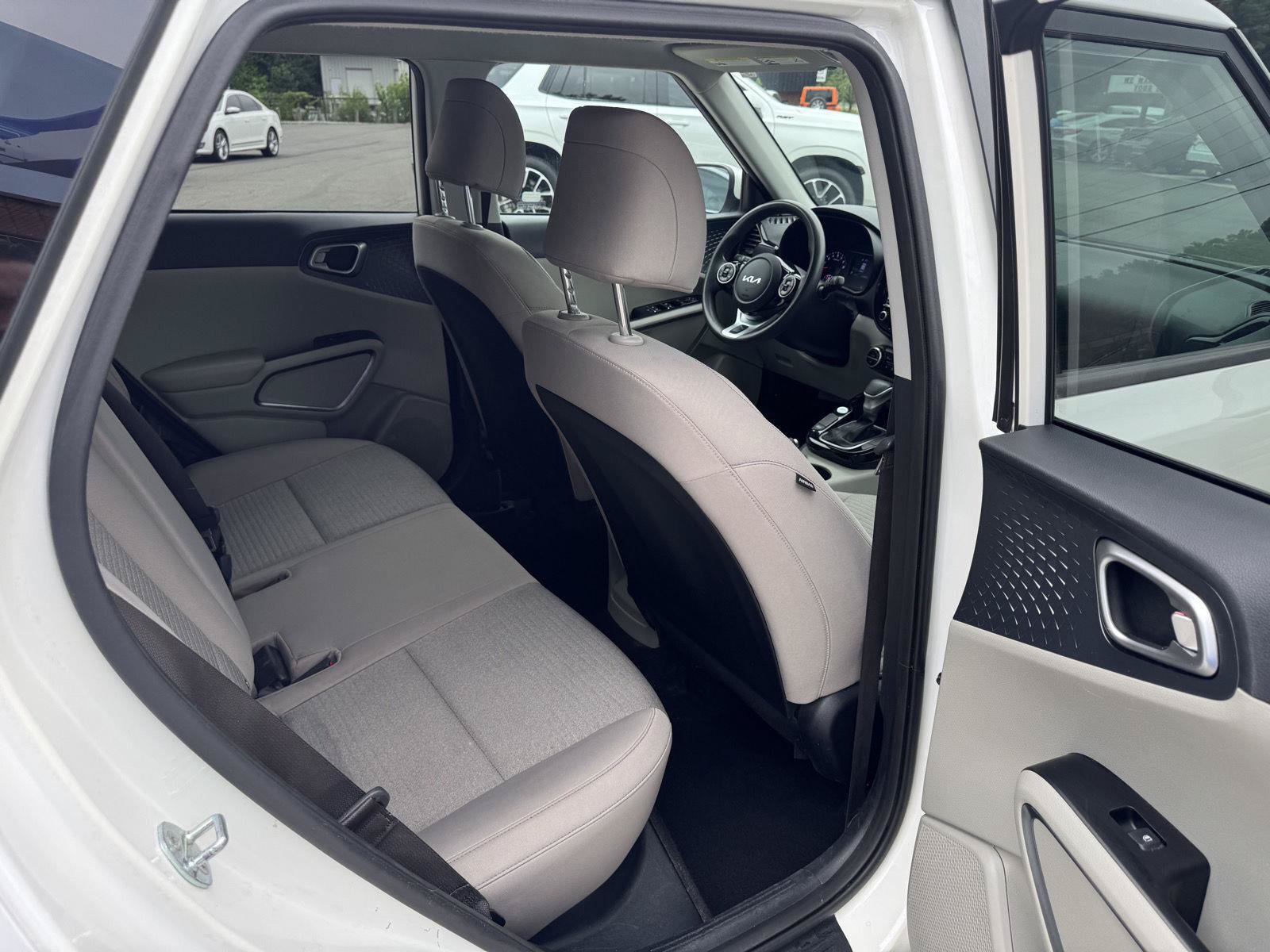 Used 2022 Kia Soul S FWD image 13