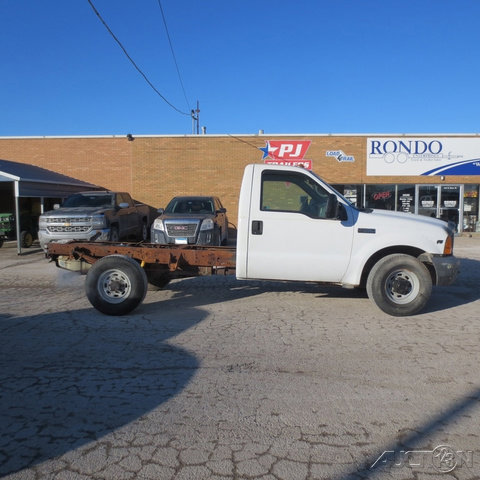 Used 2000 Ford F350 XL image 1