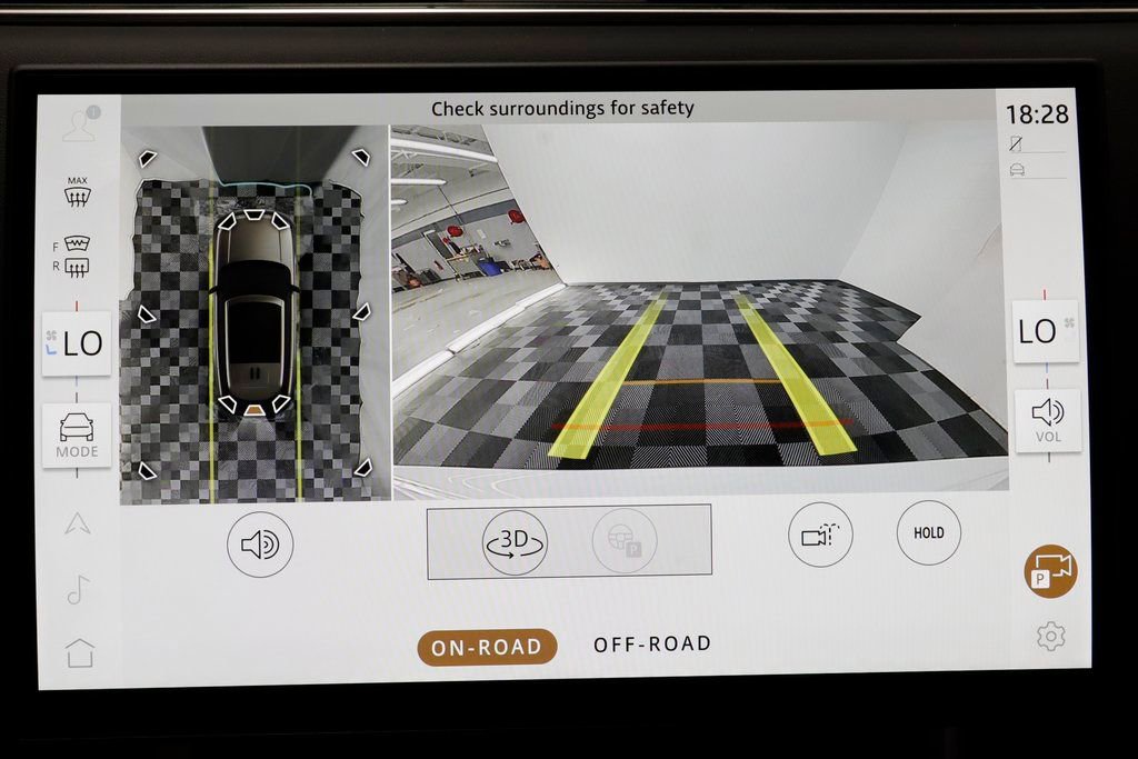 New 2025 Land Rover Range Rover SE image 13