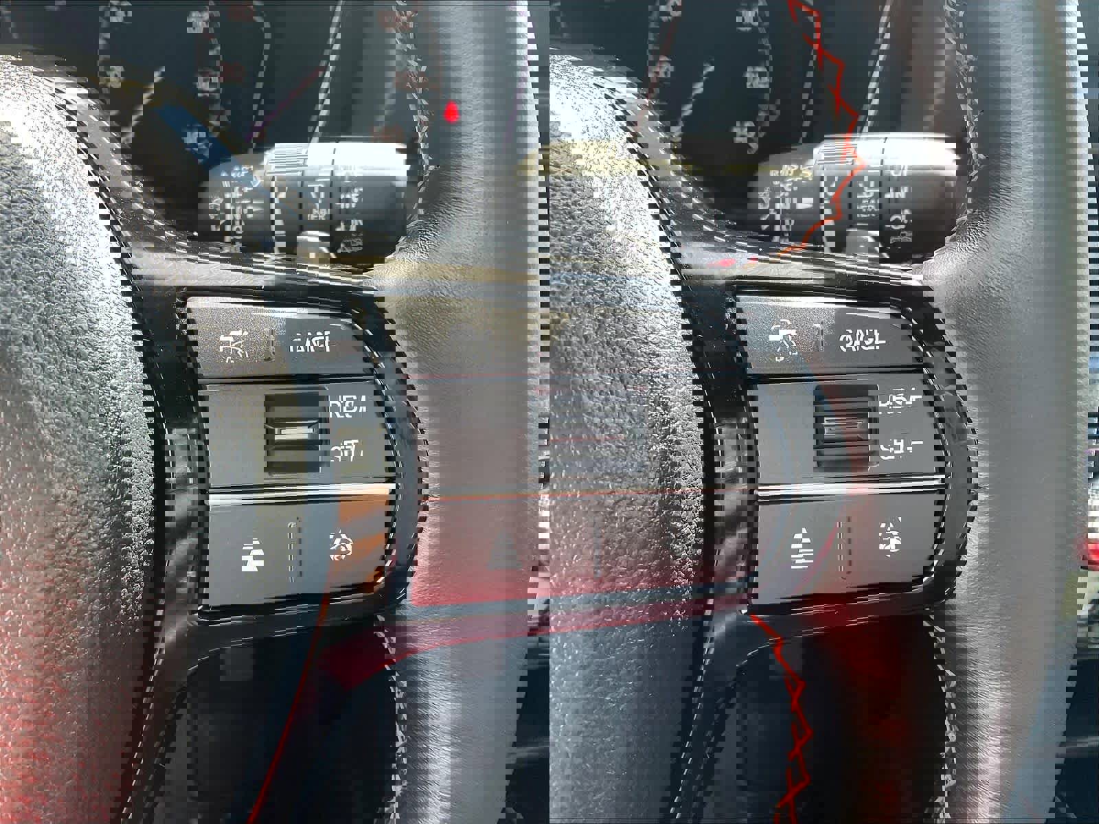 Used 2025 Honda Pilot TrailSport image 25