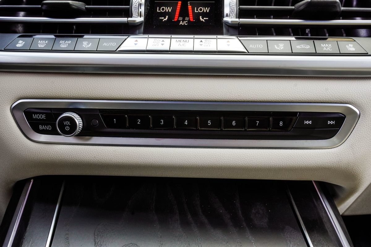 Used 2020 BMW X7 xDrive40i w/ M Sport Package AWD/4WD image 24