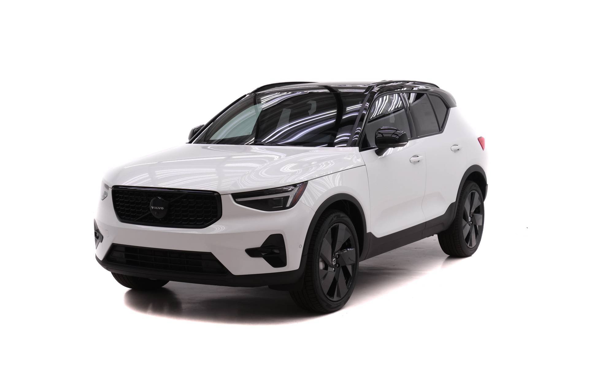 New 2026 Volvo XC40 B5 Ultra w/ Protection Package Premier AWD/4WD image 1