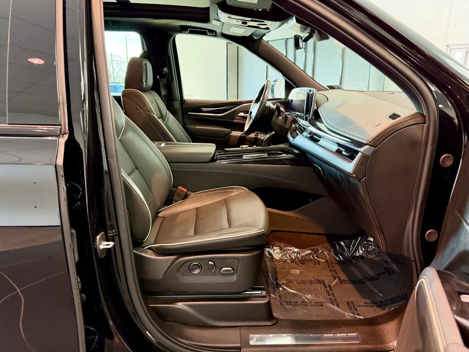 Certified 2024 Cadillac Escalade Sport w/ LPO, ONYX Package AWD/4WD image 33