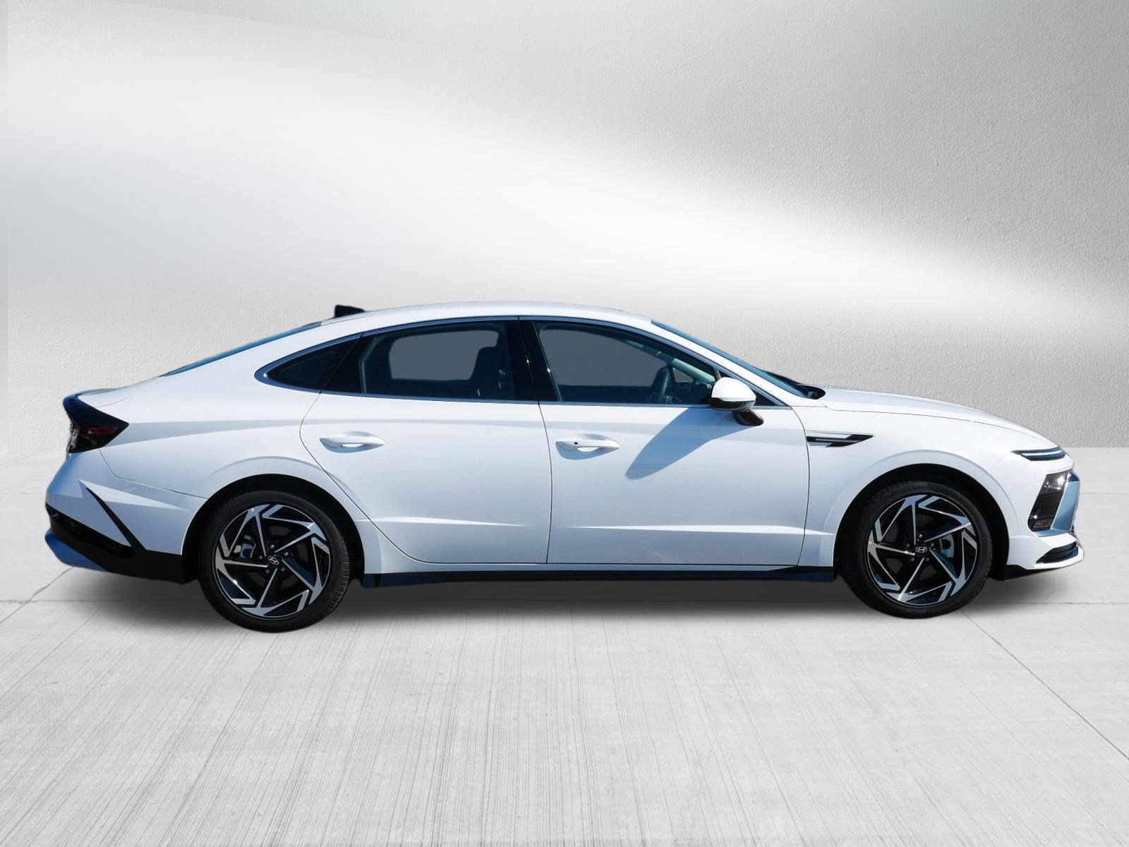Certified 2026 Hyundai Sonata SEL AWD/4WD image 8