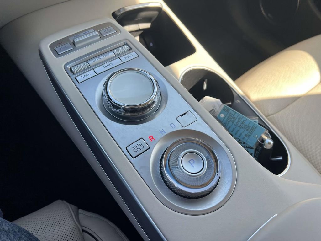 Used 2023 Genesis GV70 2.5T w/ Advanced Package image 30