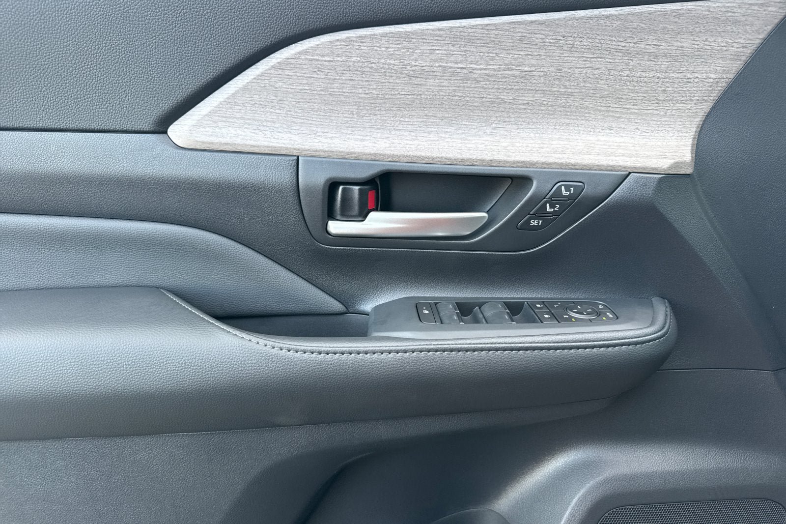 New 2026 Toyota Grand Highlander AWD Hybrid image 13