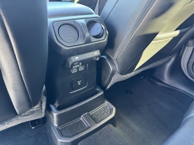 Used 2023 Jeep Wrangler Unlimited Sahara image 28