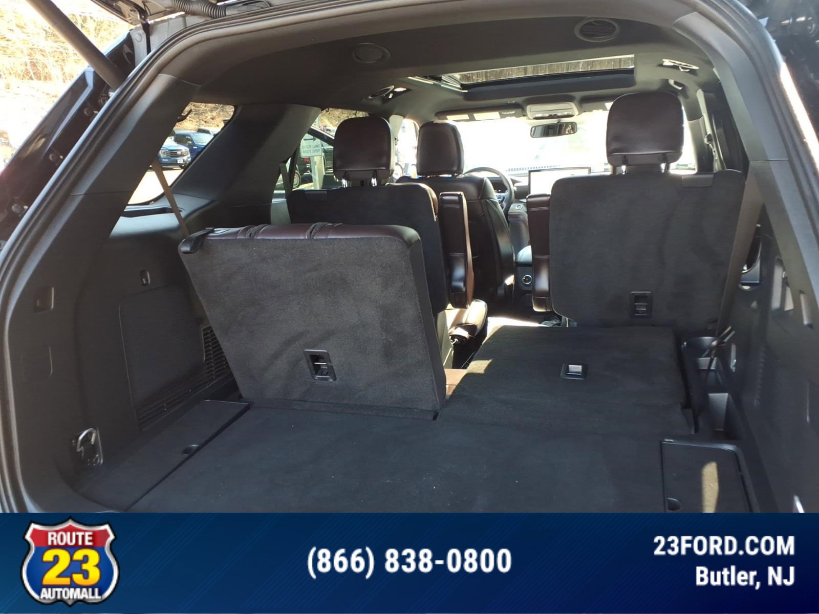 Certified 2025 Ford Explorer Platinum w/ Ultimate Package AWD/4WD image 28