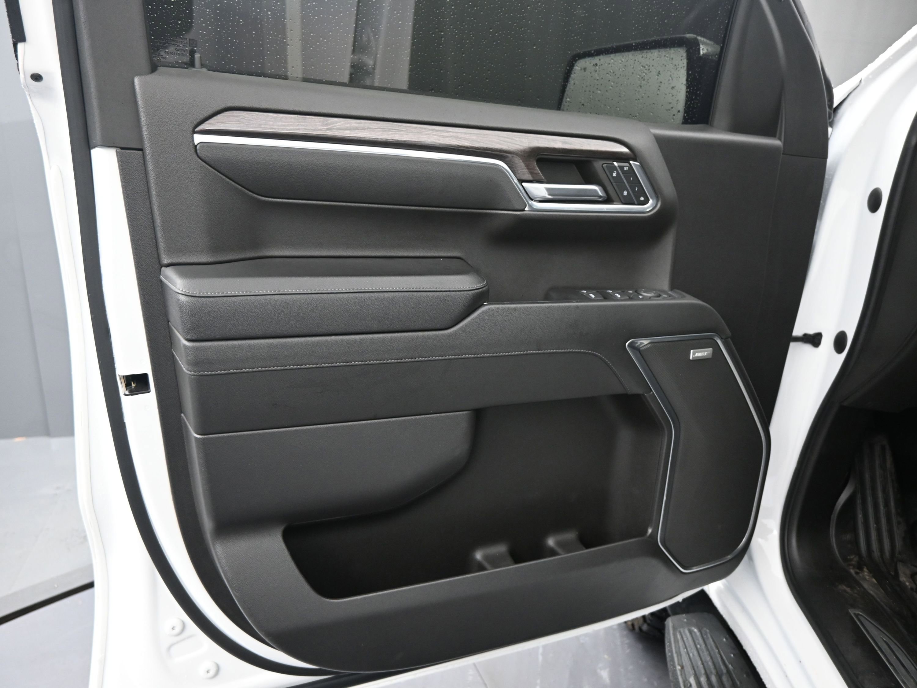 Used 2023 Chevrolet Silverado 1500 LTZ w/ LTZ Premium Package image 16