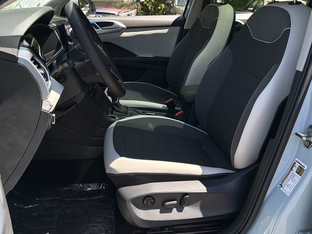 New 2026 Volkswagen Taos SE AWD/4WD image 16
