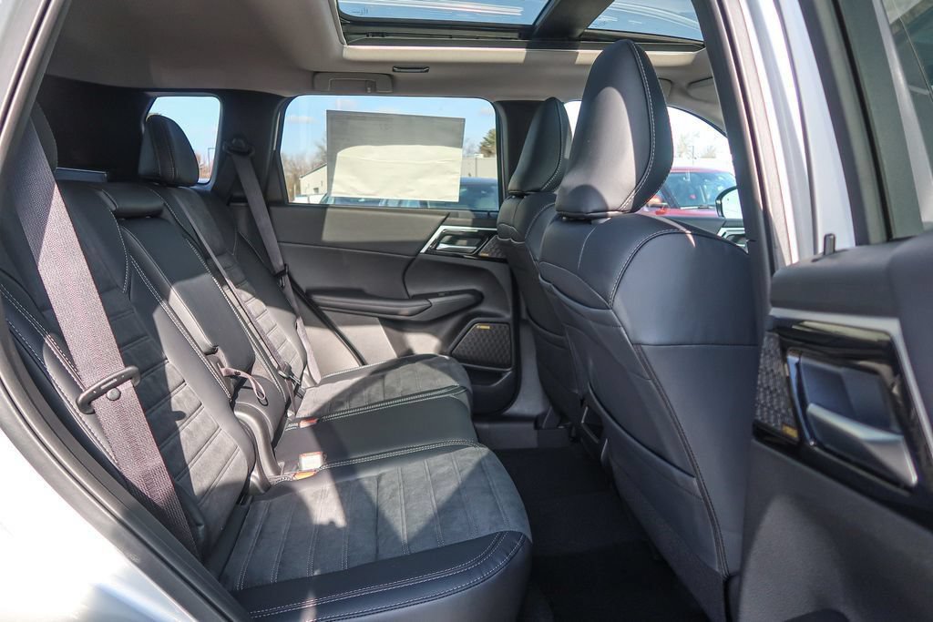 New 2026 Mitsubishi Outlander SE AWD/4WD image 15