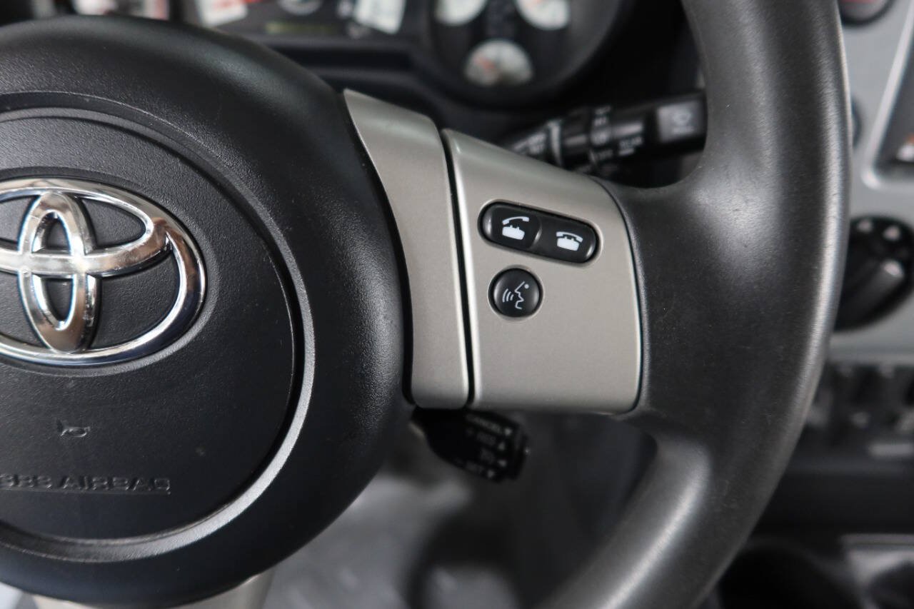Used 2014 Toyota FJ Cruiser 4WD w/ Convenience Package image 25