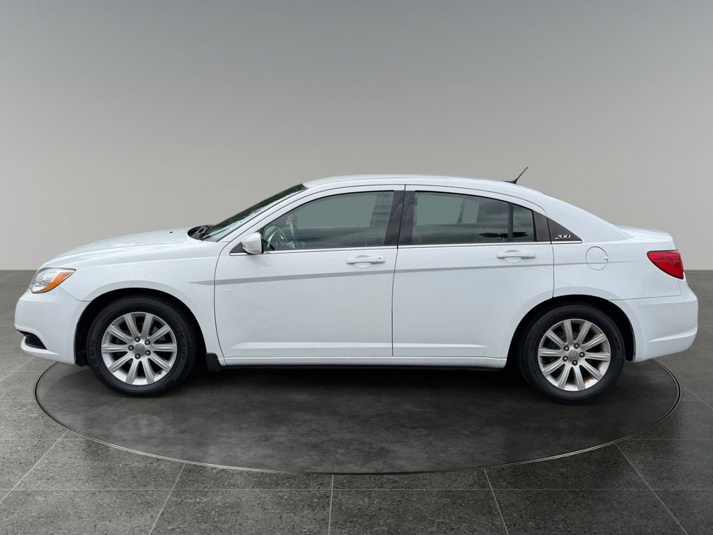 Used 2014 Chrysler 200 Touring FWD image 5