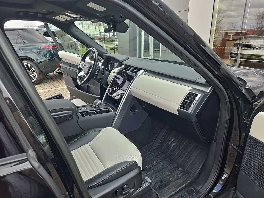 Used 2023 Land Rover Discovery S R-Dynamic image 20
