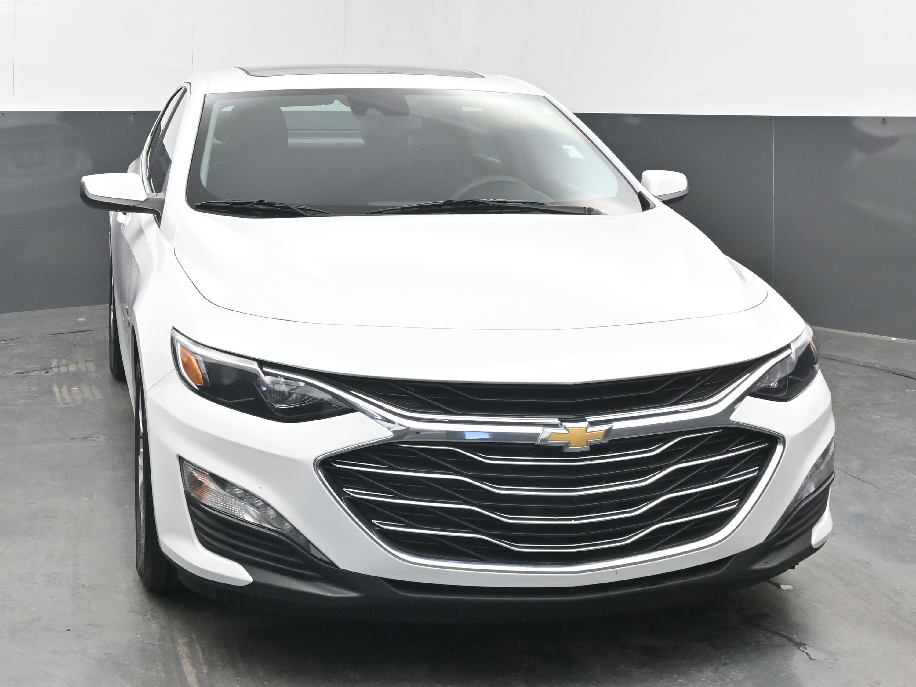 Used 2024 Chevrolet Malibu LT image 3