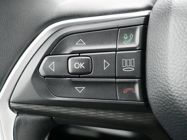 Used 2025 Jeep Grand Cherokee Altitude image 22