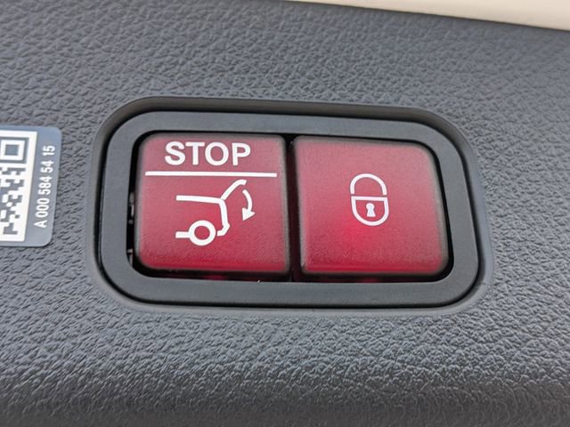 Used 2025 Mercedes-Benz GLC 43 AMG 4MATIC image 15