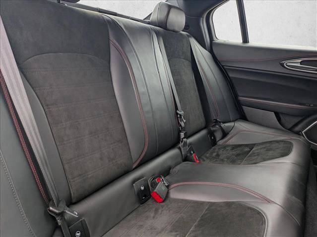 Used 2018 Alfa Romeo Giulia Quadrifoglio w/ Driver Assist Dynamic Package image 19