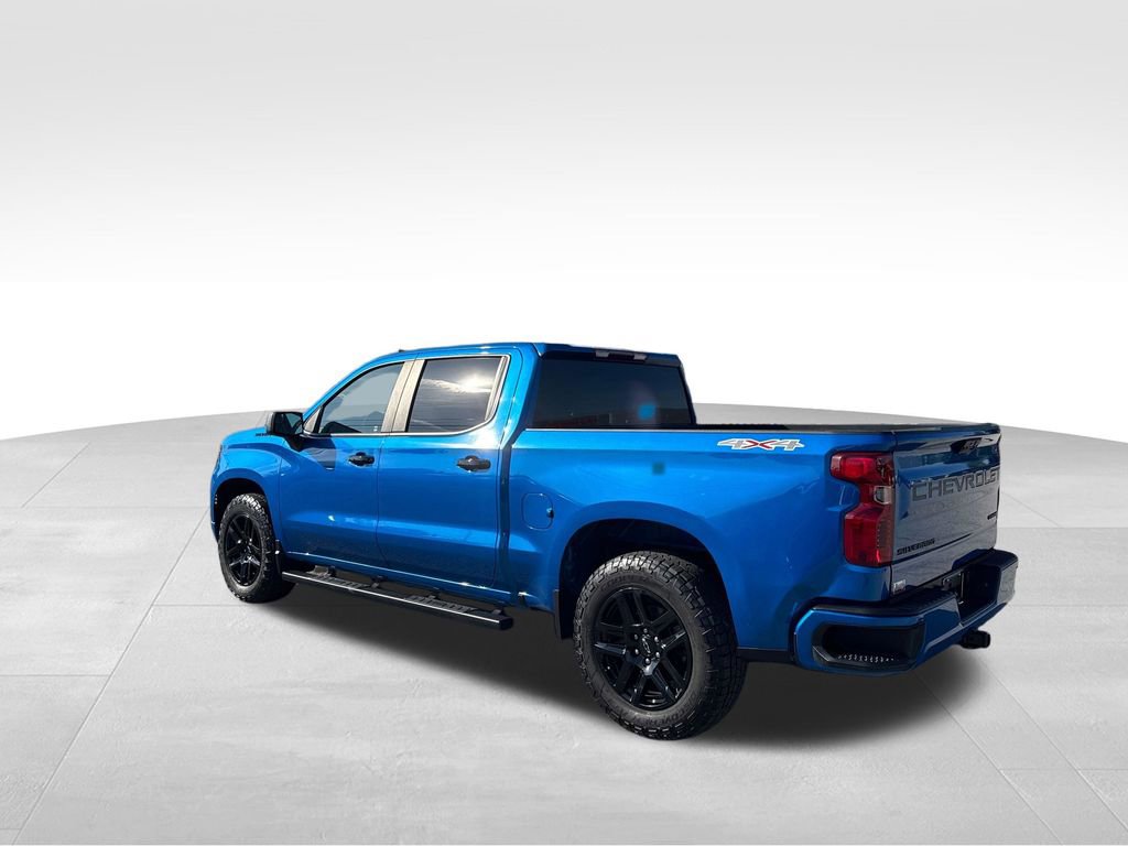 Used 2022 Chevrolet Silverado 1500 Custom w/ LPO, Dark Essentials Package AWD/4WD image 4