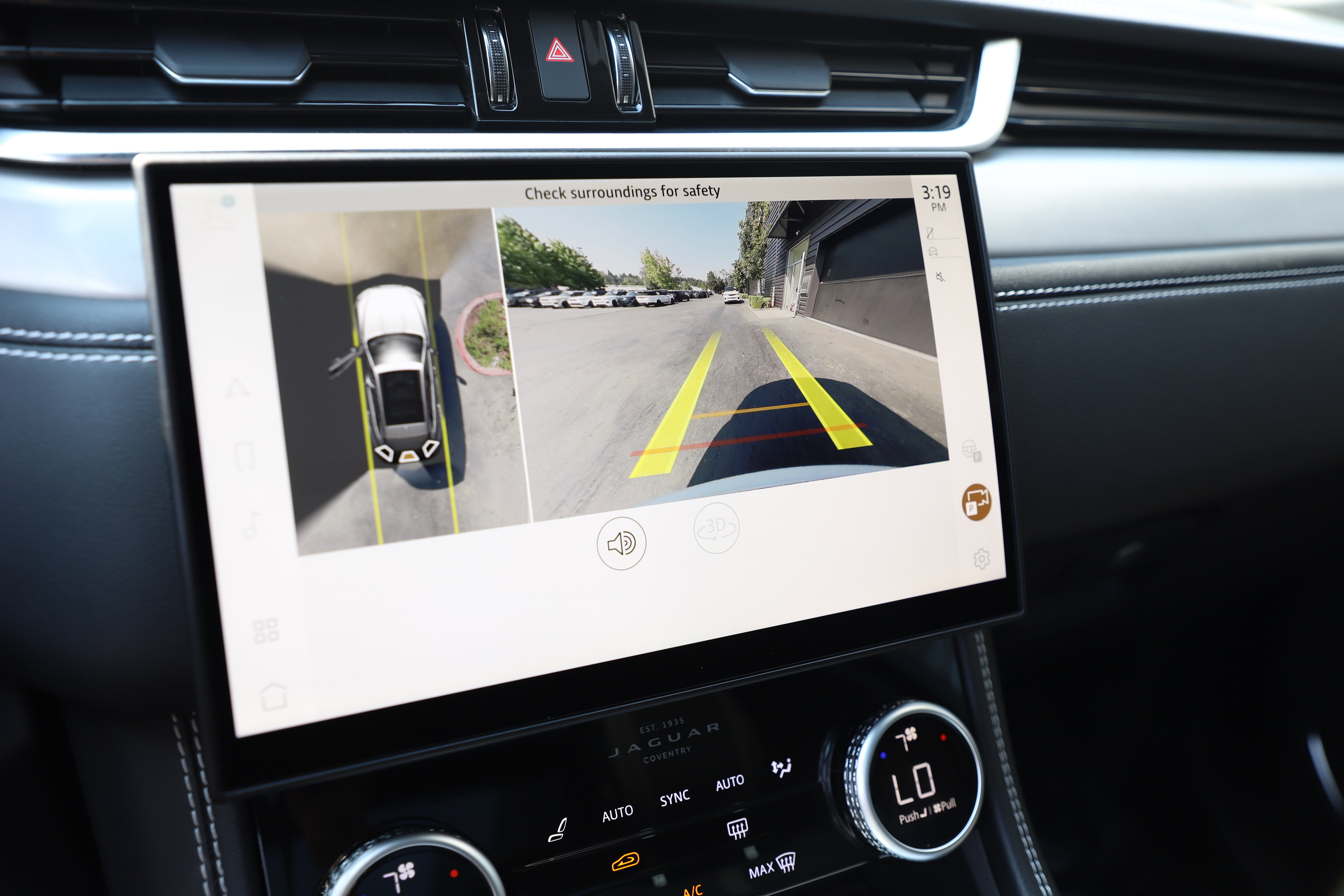 Certified 2025 Jaguar F-PACE R-Dynamic S AWD/4WD image 24