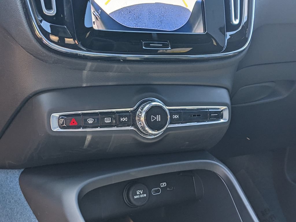 Certified 2023 Volvo XC40 Recharge Ultimate AWD/4WD image 18