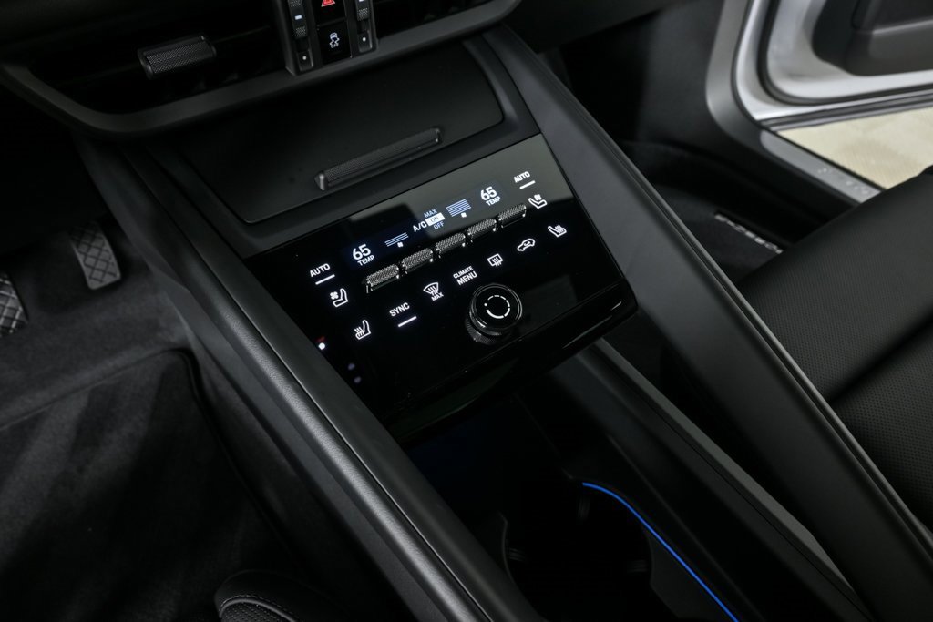 New 2025 Porsche Macan 4 Electric image 18