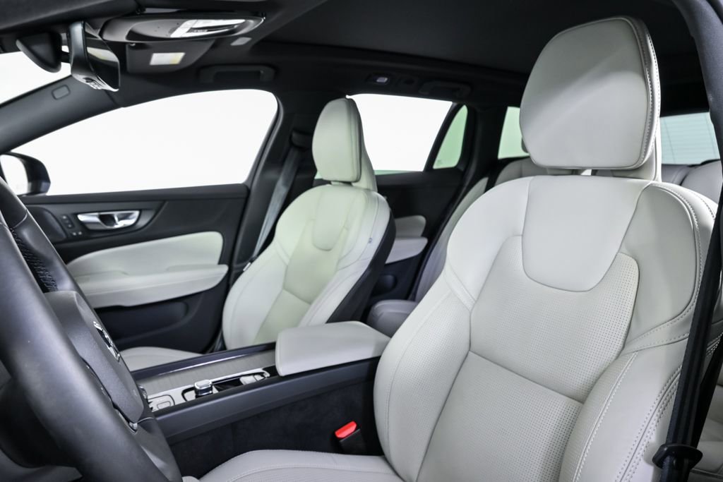 Used 2025 Volvo V60 B5 Cross Country Ultra image 6
