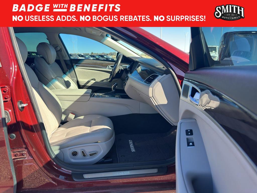 Used 2015 Hyundai Genesis 3.8 image 10