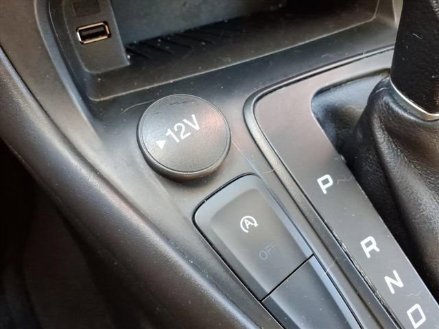 Certified 2018 Ford Focus SE w/ SE Appearance Package image 22