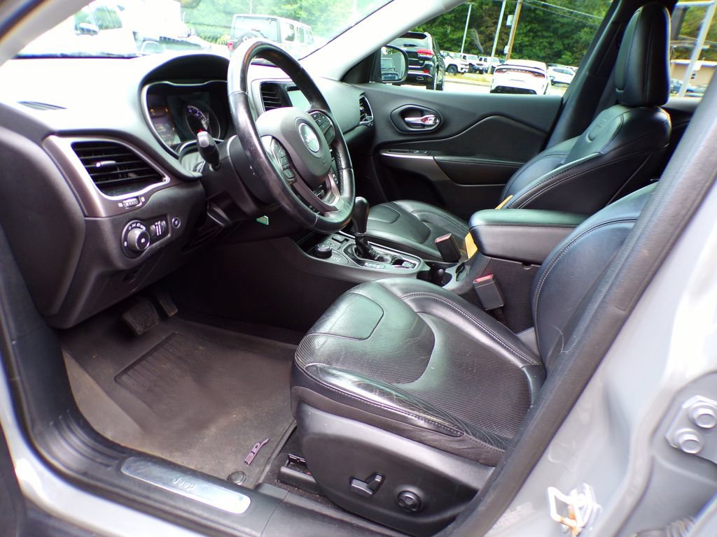 Certified 2019 Jeep Cherokee Limited AWD/4WD image 16