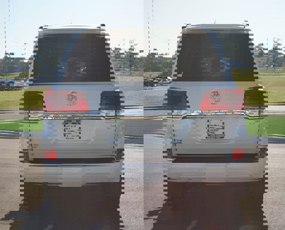 Used 2021 Toyota Land Cruiser image 3