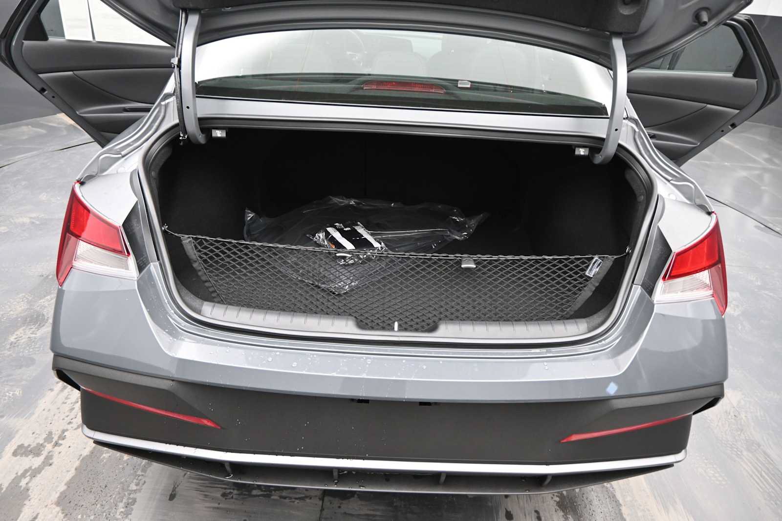 New 2026 Hyundai Elantra SEL Sport FWD image 14