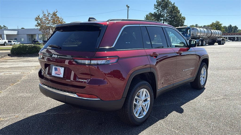 New 2025 Jeep Grand Cherokee Laredo X image 8