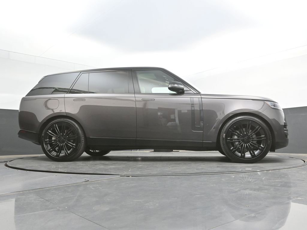New 2026 Land Rover Range Rover Long Wheelbase SE AWD/4WD image 40