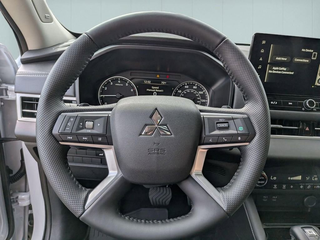 Used 2025 Mitsubishi Outlander Trail Edition image 16