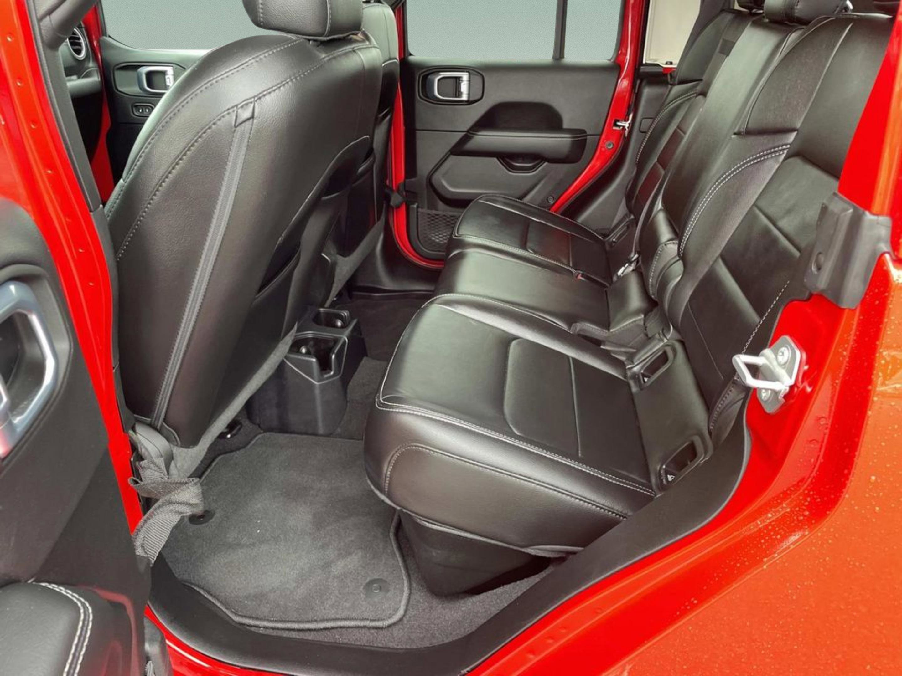 Used 2021 Jeep Gladiator Overland w/ Popular Equipment Package AWD/4WD image 13